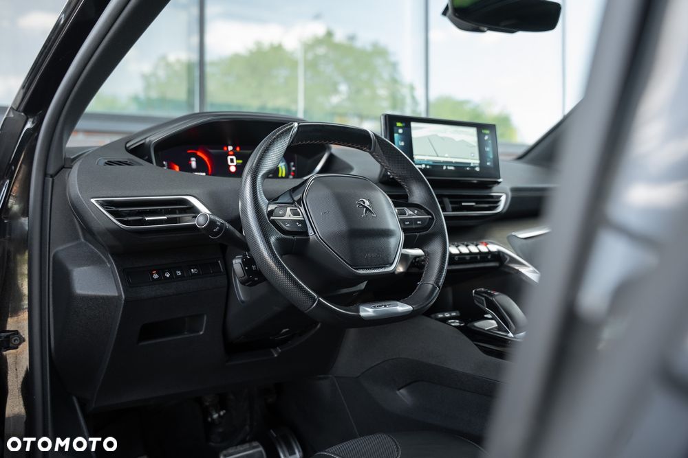 Peugeot 3008 1.6 PureTech HYbrid4 GT Line S&S EAT8 - 23
