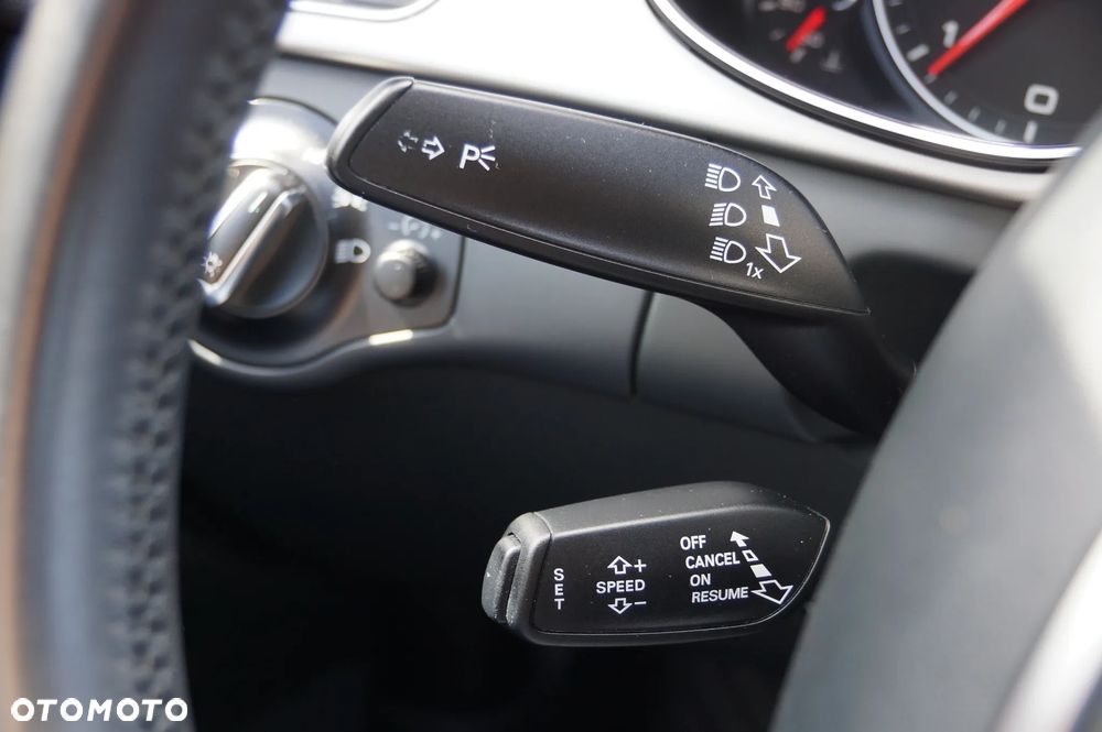 Audi A4 Limousine 2.0 TDI DPF quattro Attraction - 19
