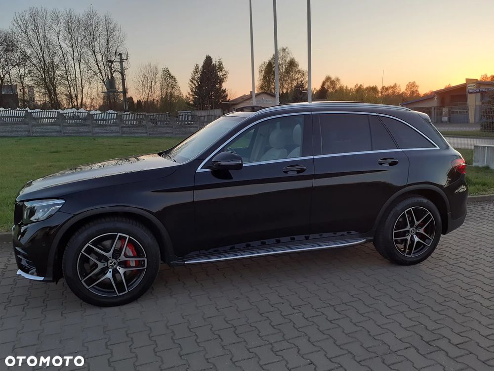 Mercedes-Benz GLC 220 d 4Matic 9G-TRONIC AMG Line - 4