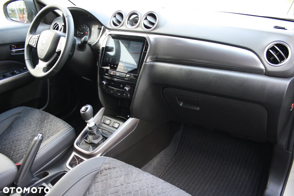Suzuki Vitara 1.4 Boosterjet mHEV Elegance 4WD - 19