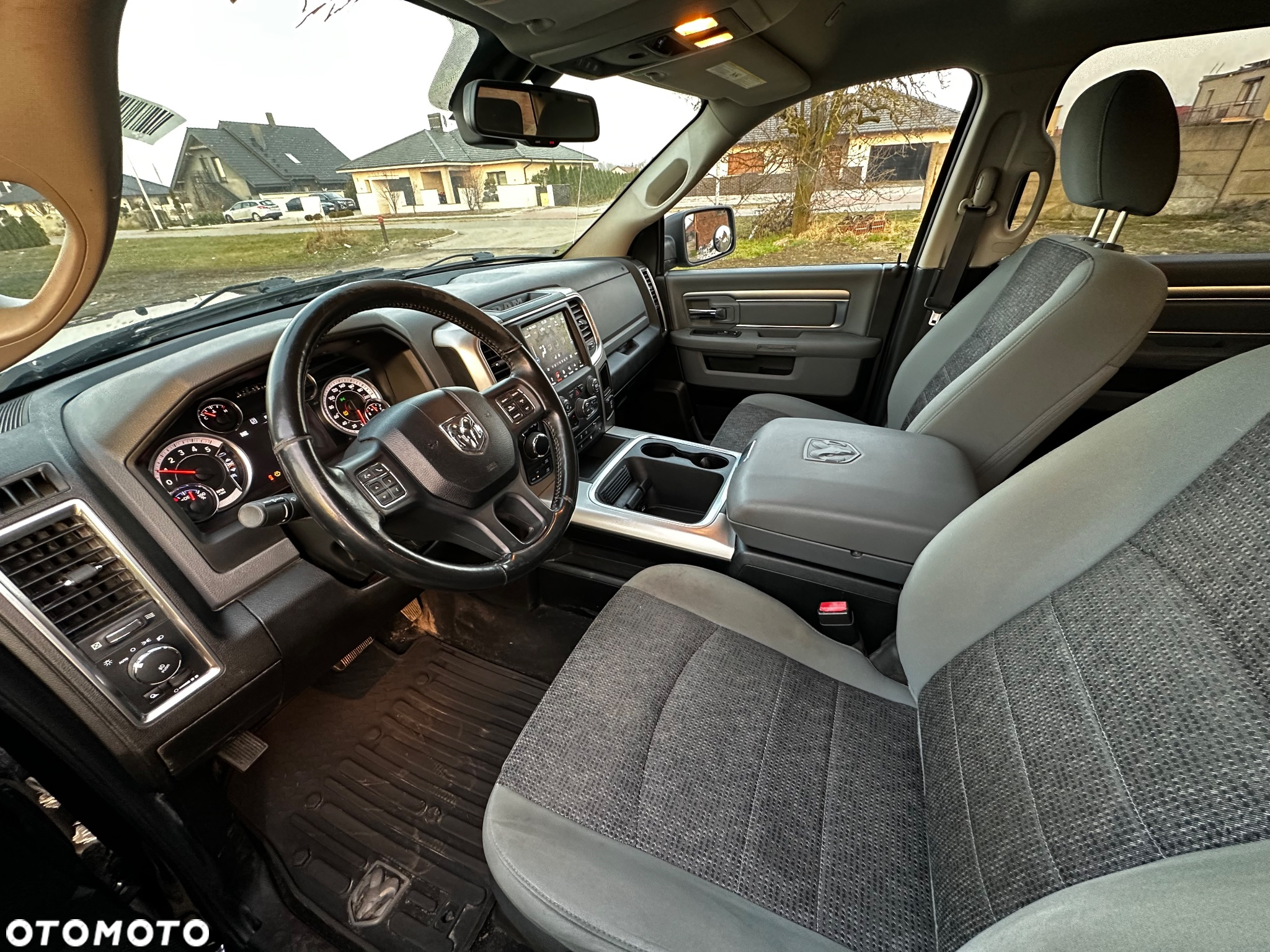 RAM 1500 Crew Cab Laramie - 19