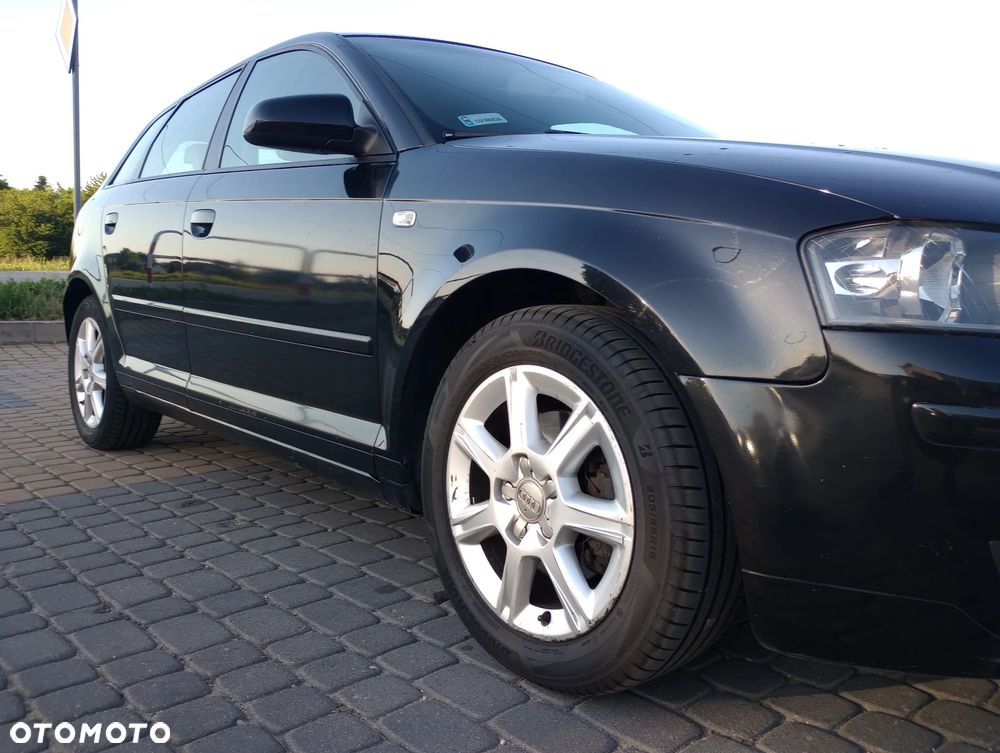 Audi A3 Sportback 2.0 FSI Ambiente - 2