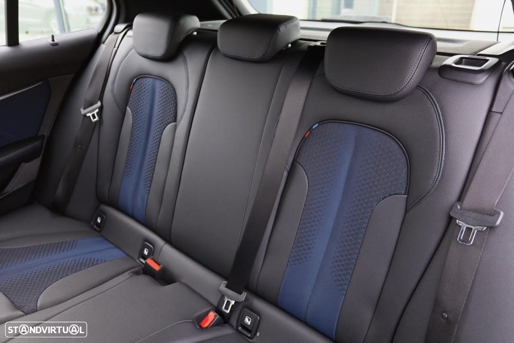 BMW 116 d Pack M - 17