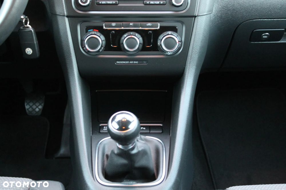 Volkswagen Golf - 33