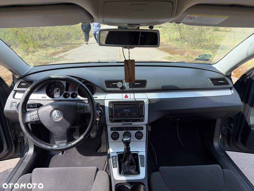 Volkswagen Passat 2.0 TDI Highline - 19