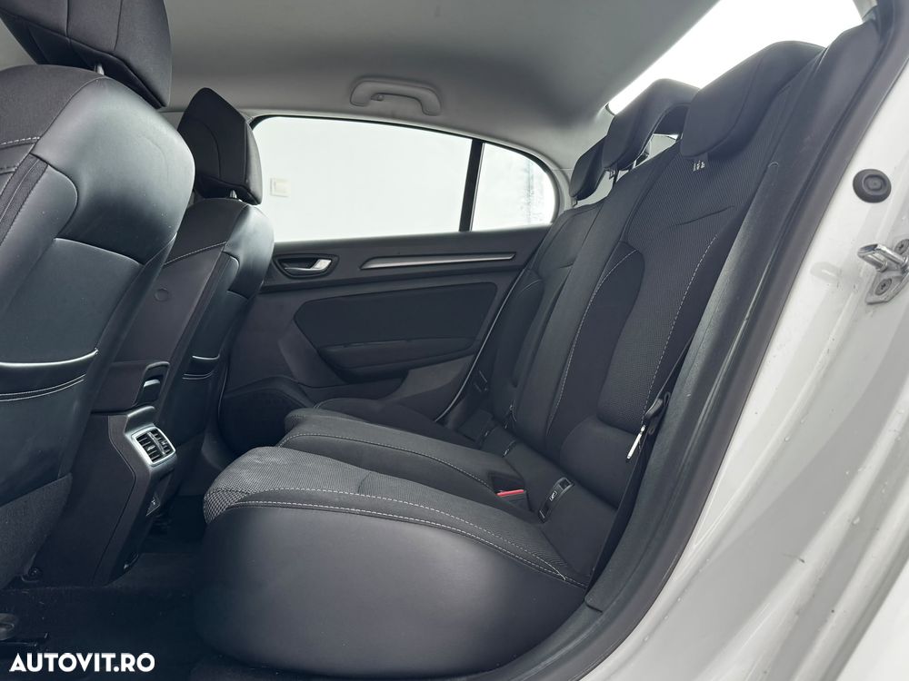 Renault Megane TCe 140 GPF EDC Equilibre - 10