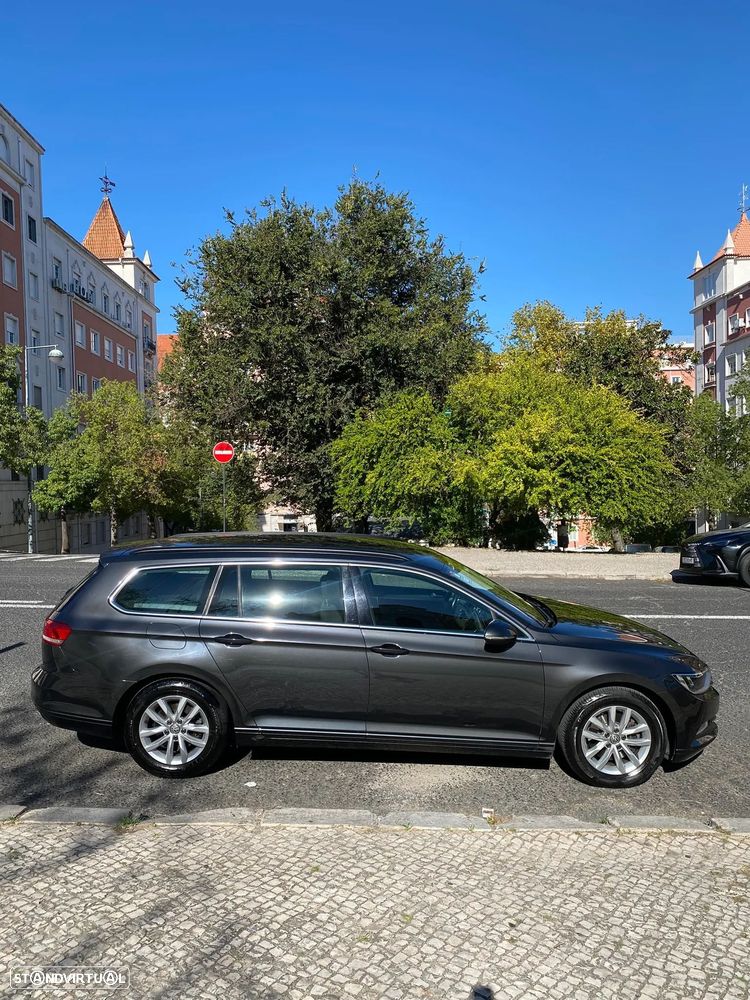 VW Passat Variant 2.0 TDi Confortline - 23