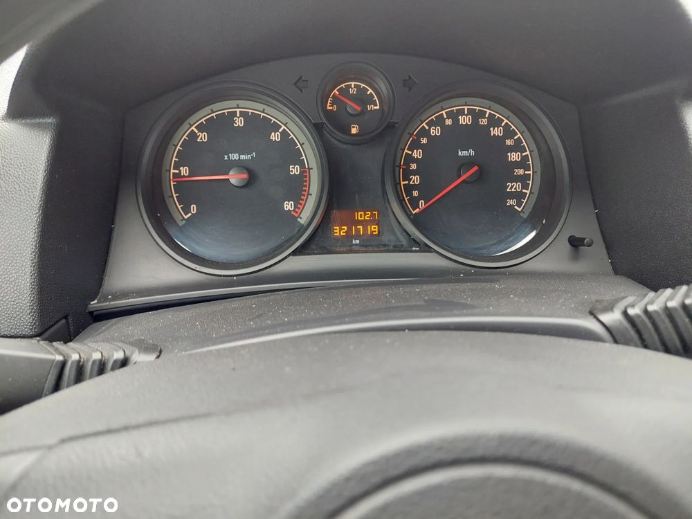Opel Astra 1.7 CDTI - 9