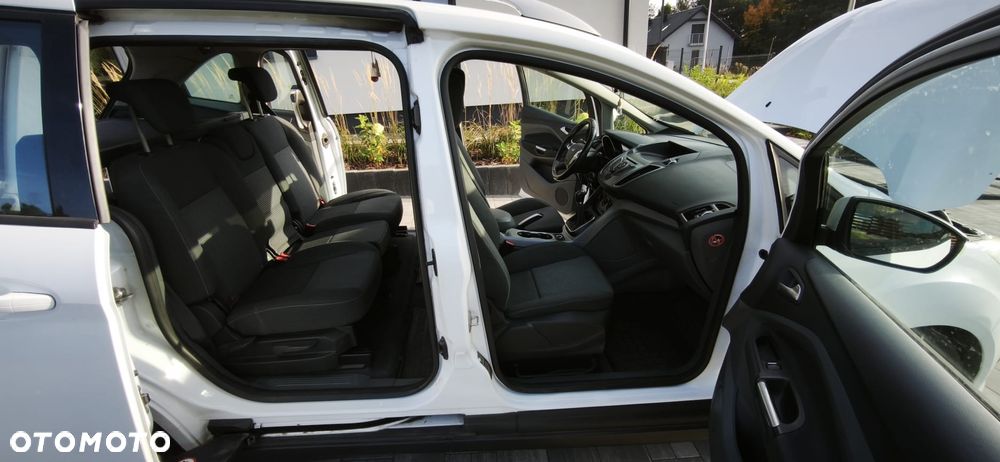 Ford Grand C-MAX - 27