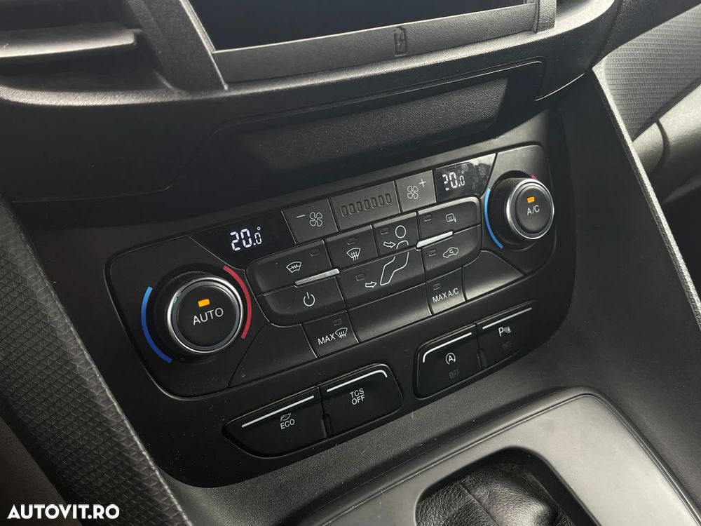 Ford Transit Connect - 12