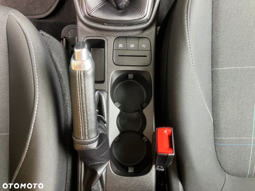 Ford Fiesta 1.0 EcoBoost Start-Stop SYNC Edition - 26