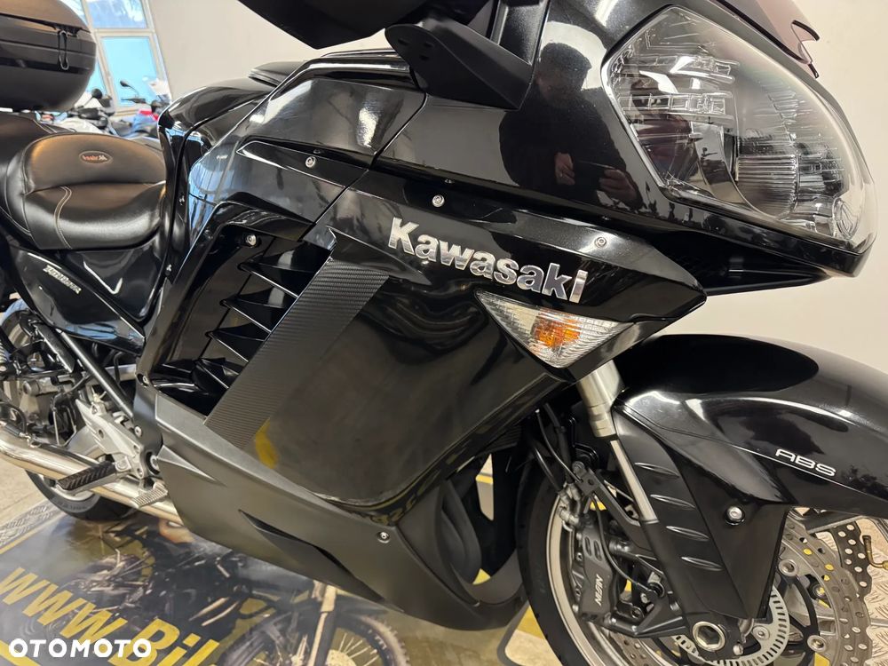 Kawasaki GTR - 9