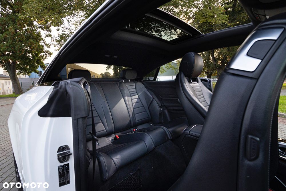 Mercedes-Benz Klasa E 300 Coupe 9G-TRONIC - 30