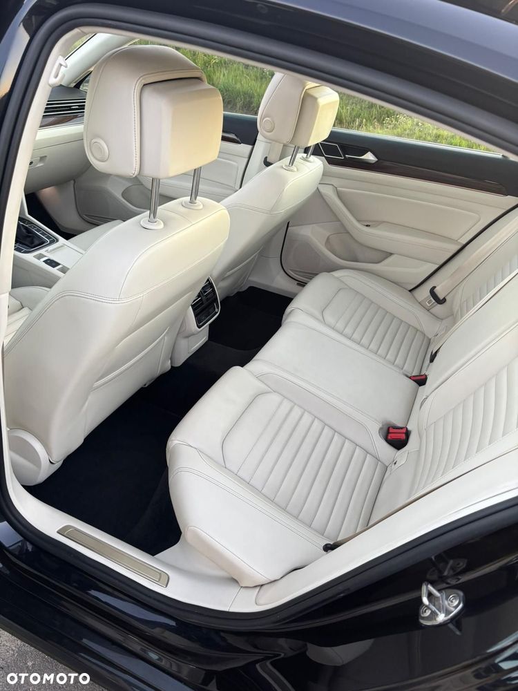 Volkswagen Passat - 13