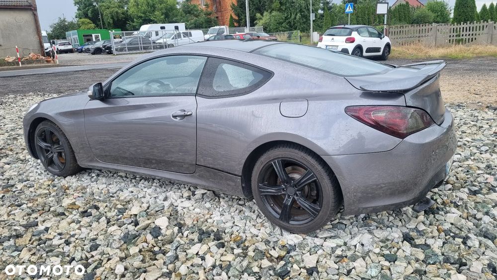Hyundai Genesis - 1