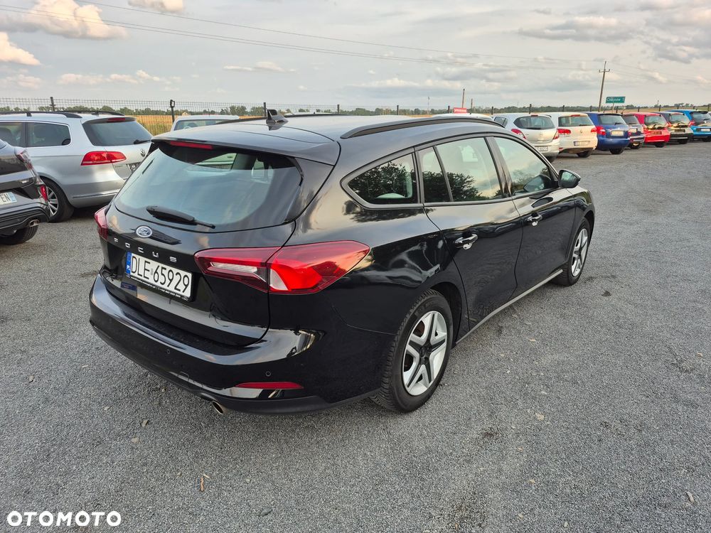 Ford Focus 1.0 EcoBoost Trend - 4