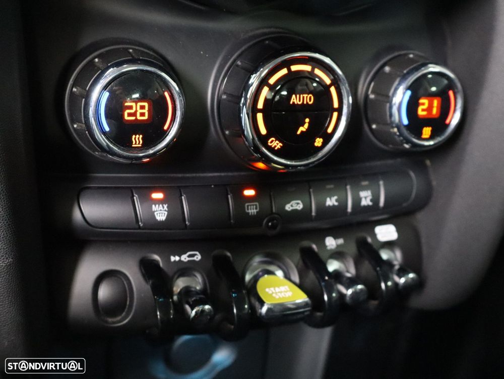 MINI 3 Portas Cooper SE Classic - 17