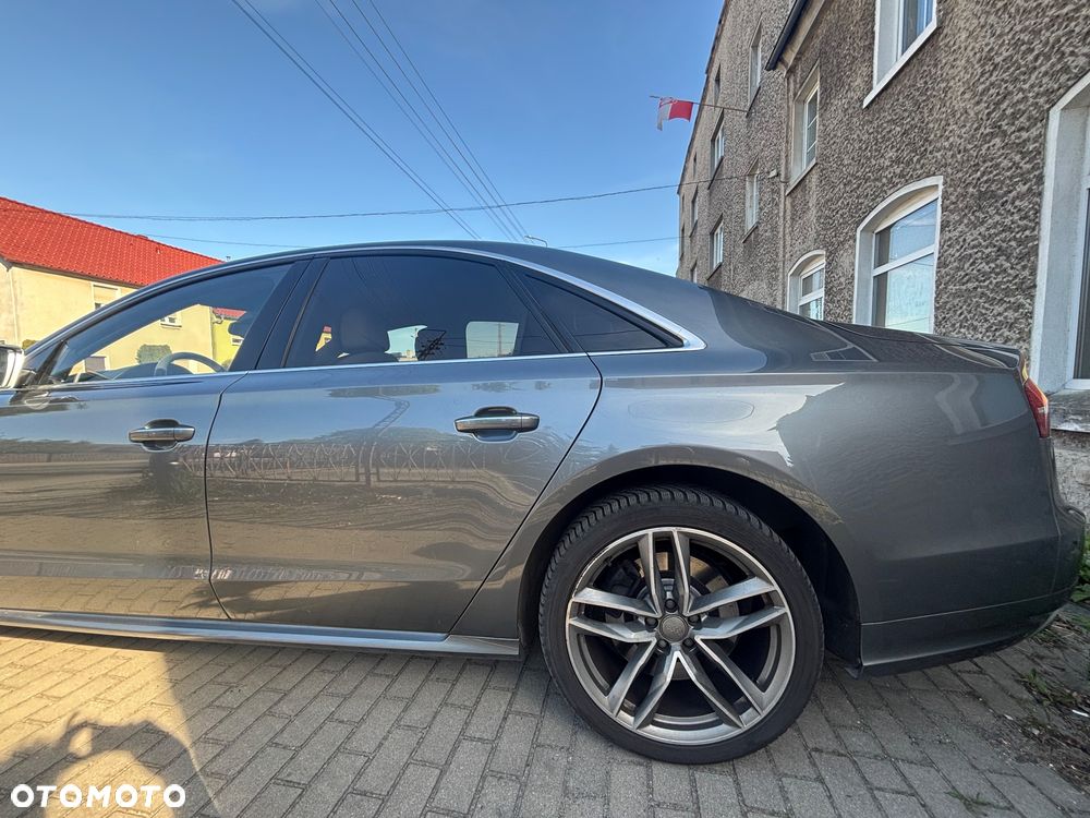Audi S8 - 4