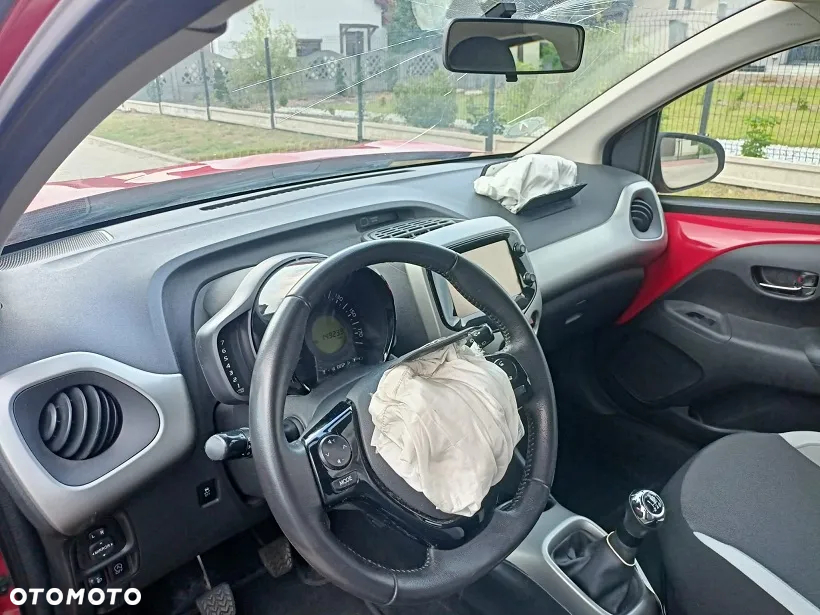 Toyota Aygo x-play - 11