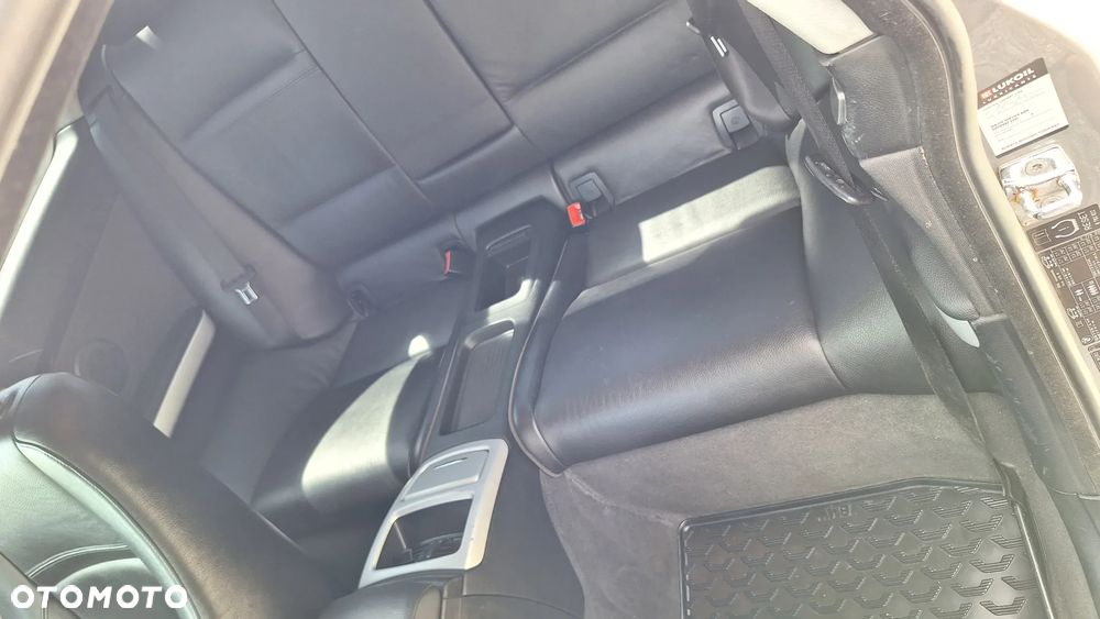 BMW Seria 3 325i - 14