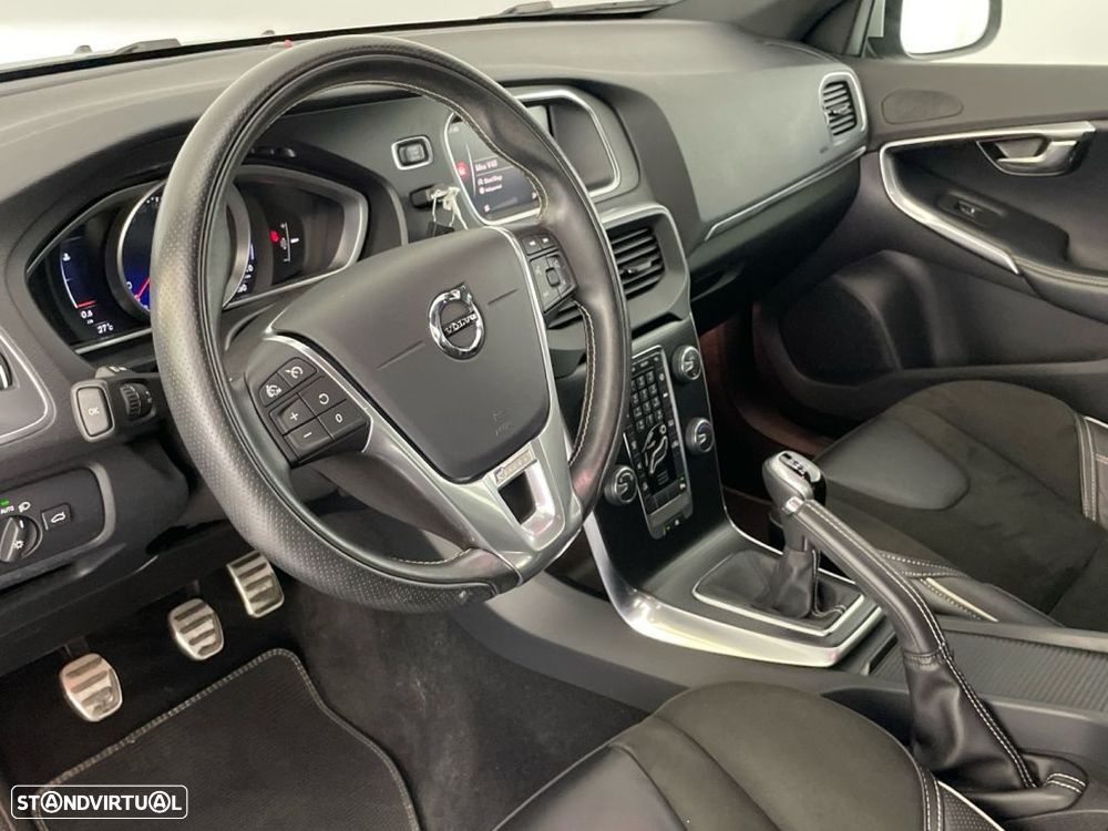 Volvo V40 2.0 D2 R-Design - 19