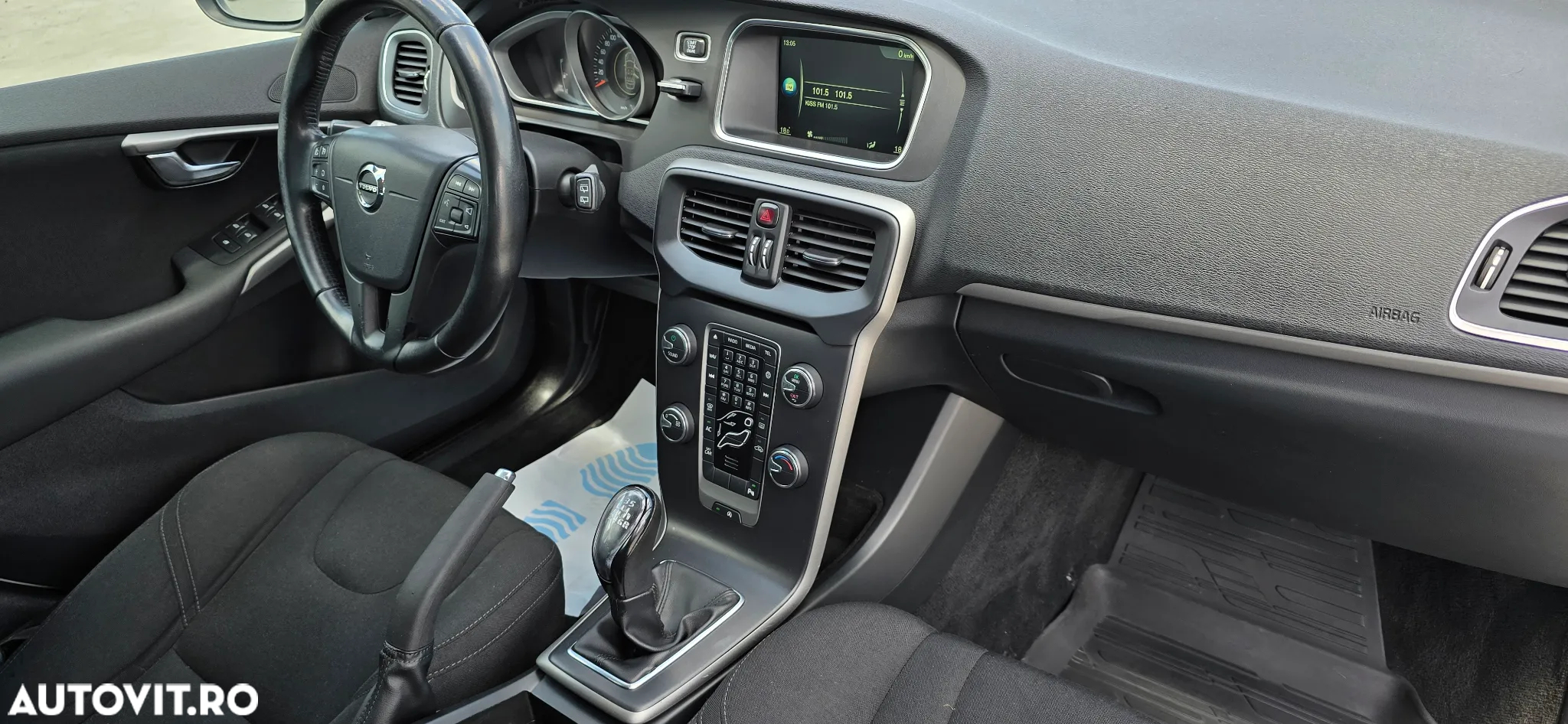 Volvo V40 D2 DRIVe Momentum - 9