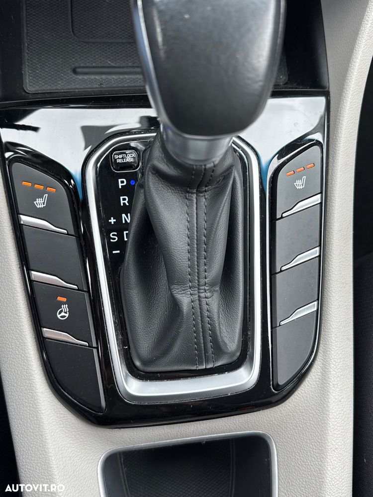 Hyundai IONIQ Hybrid 1.6 GDI Premium - 10