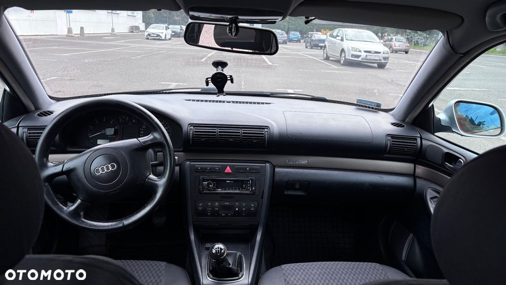 Audi A4 Limousine 2.4 Quattro - 8