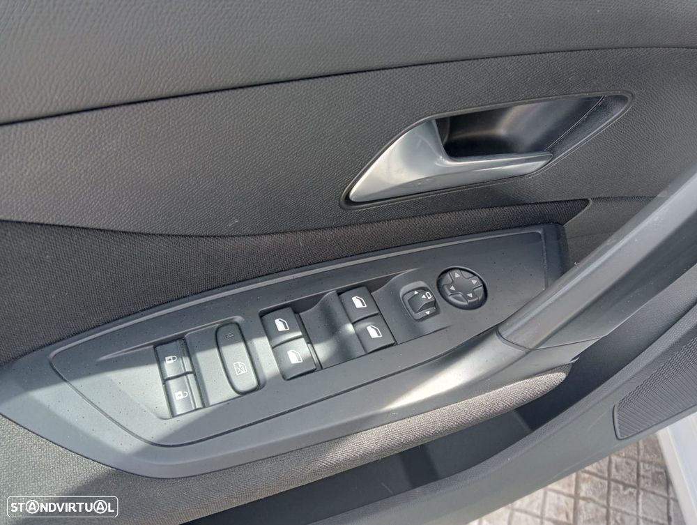 Peugeot e-308 54 kWh E-Style - 11