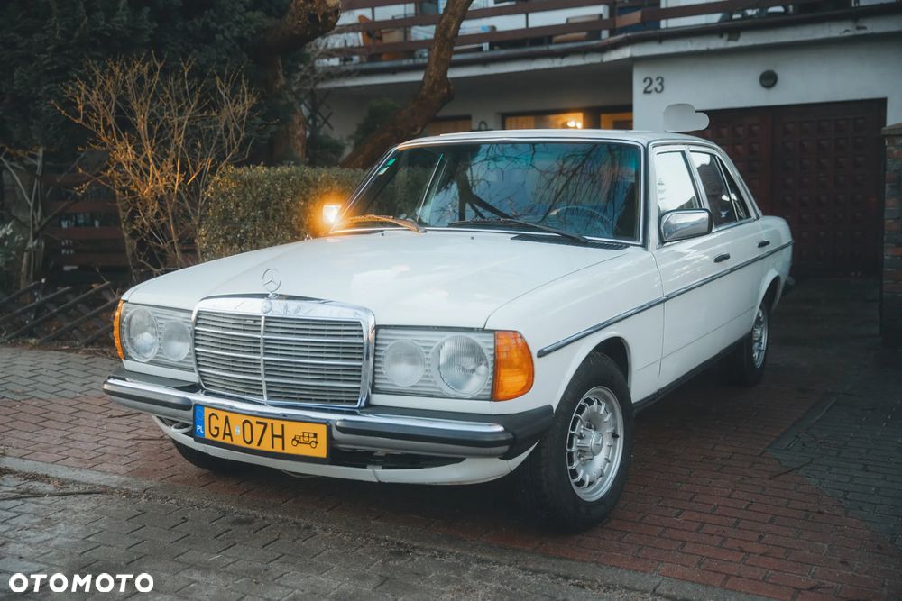 Mercedes-Benz W123 - 6