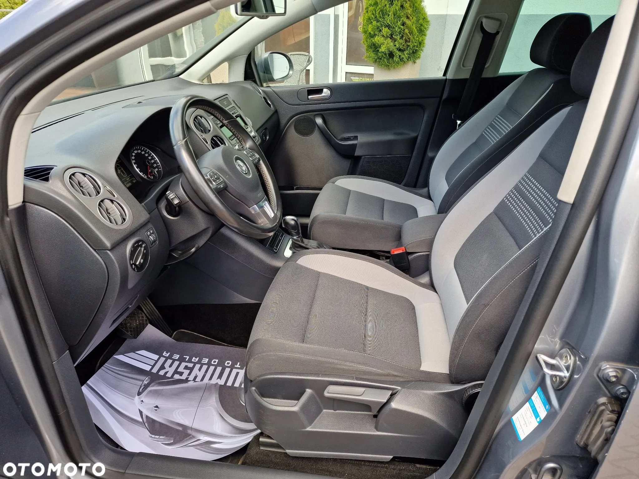 Volkswagen Golf Plus 1.6 TDI BlueMot Comfortline DSG - 14