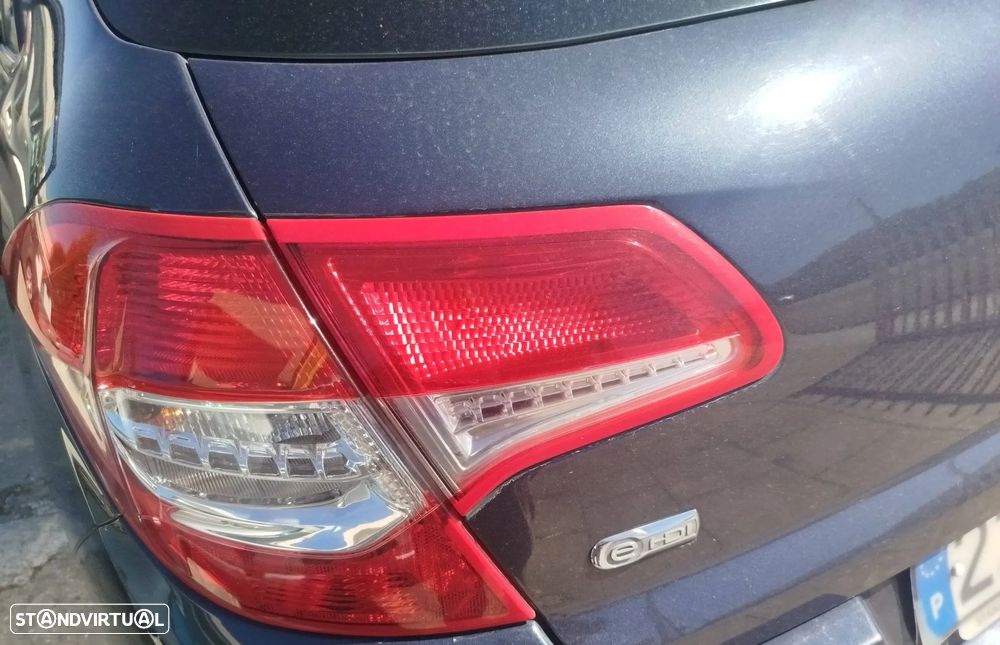 Citroën C4 e-HDi 115 Exclusive - 8