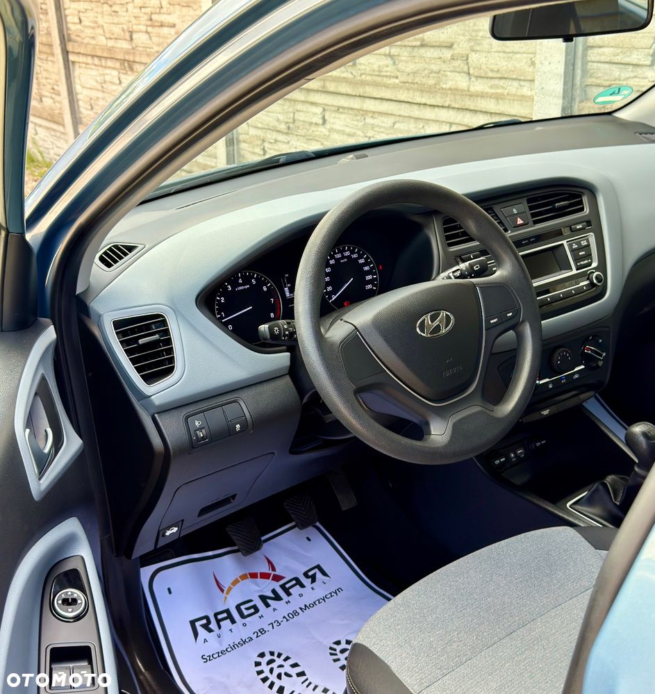Hyundai i20 blue 1.2 Classic - 15
