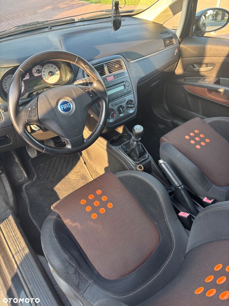 Fiat Punto 1.4 16V Dynamic - 6