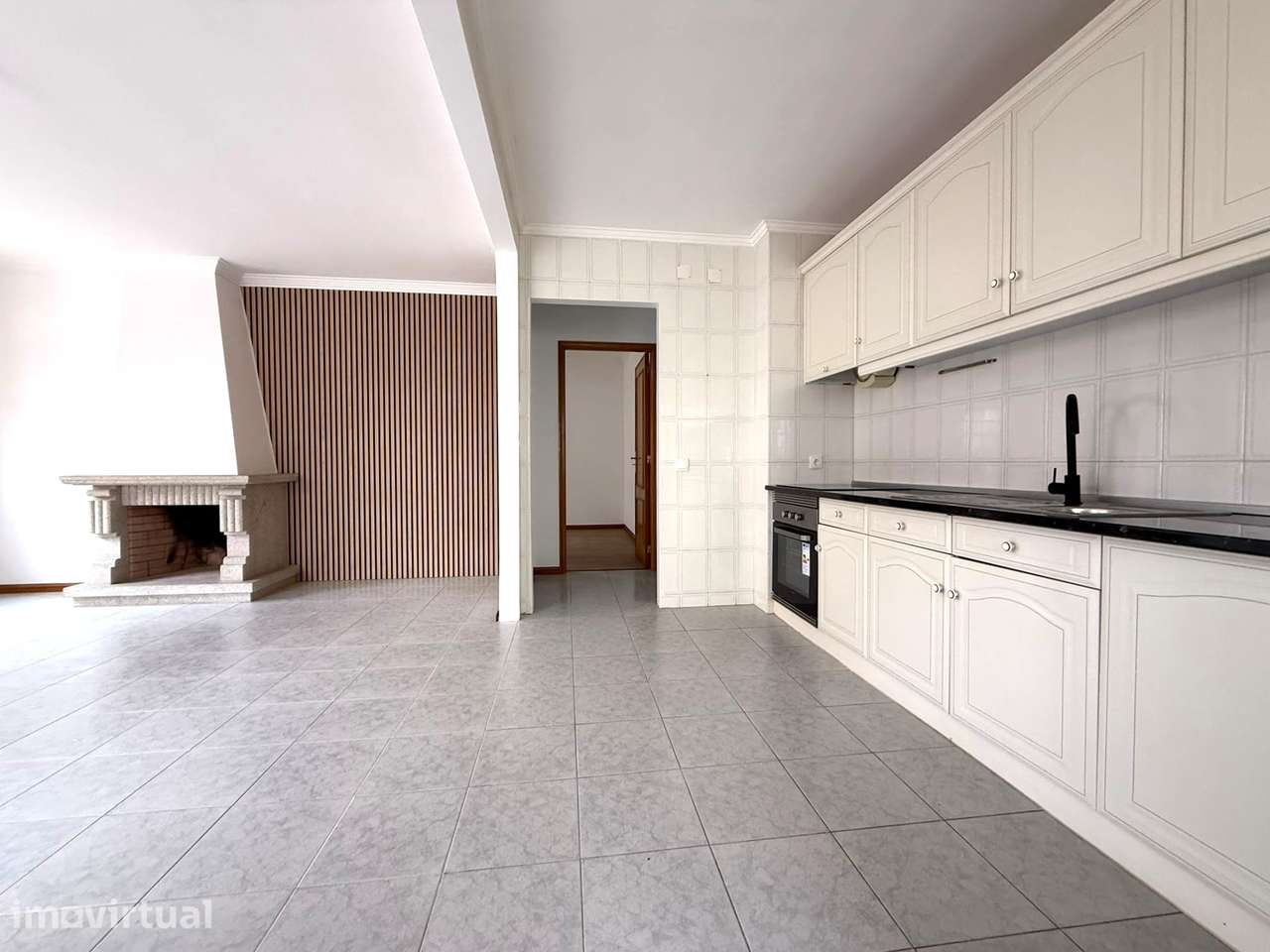 Apartamento T3 com Suíte, Varanda e Garagem – Praia do Furadouro - Grande imagem: 3/38