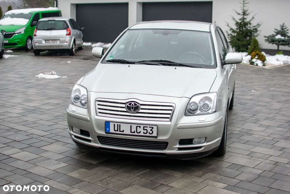 Toyota Avensis - 32