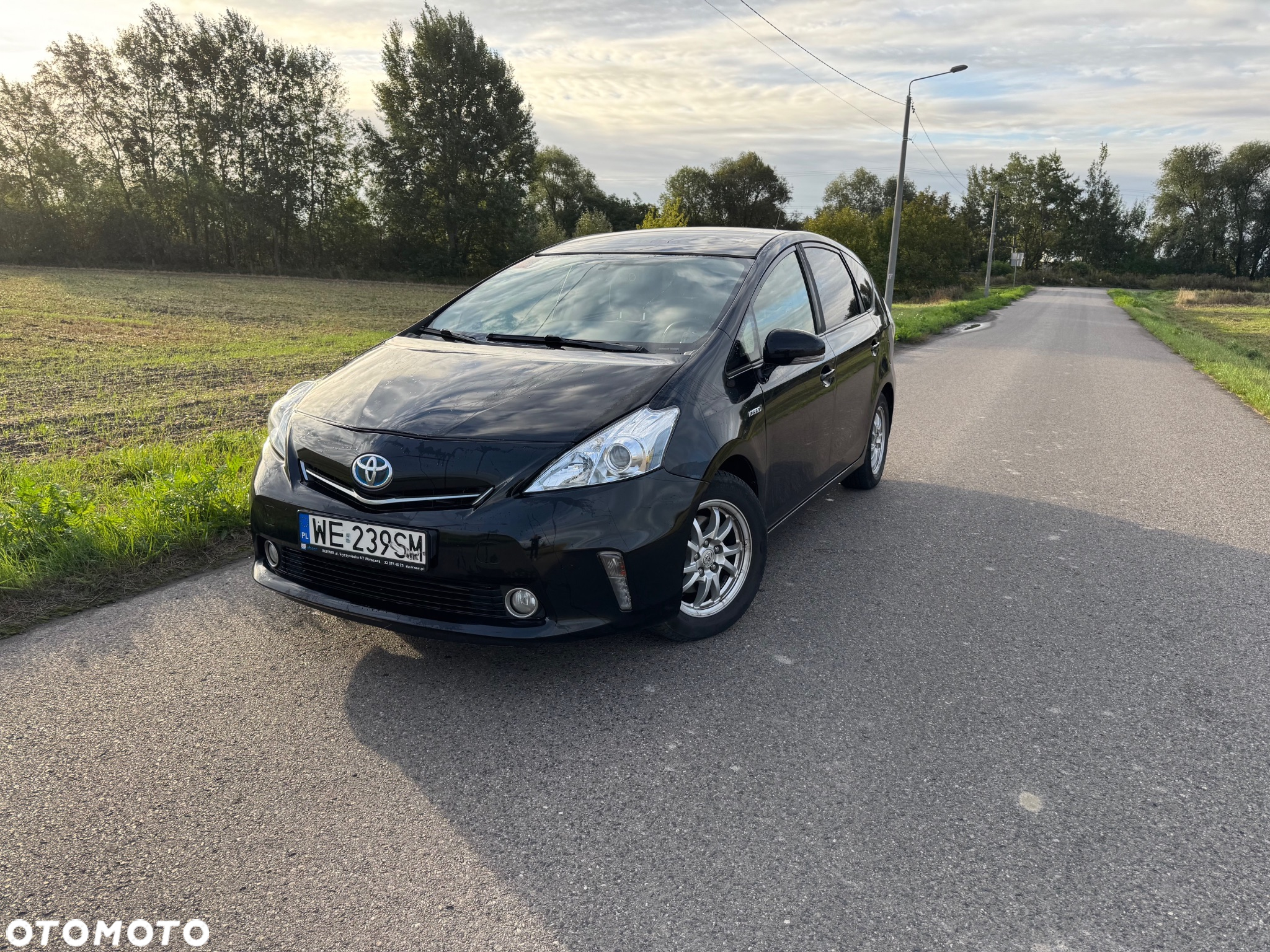 Toyota Prius+ (Hybrid) Executive - 4