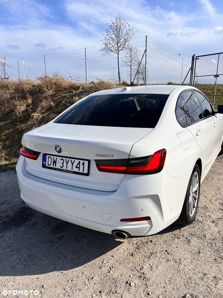 BMW Seria 3 320i - 5