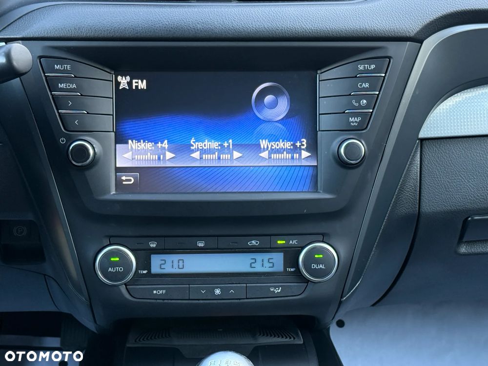 Toyota Avensis 2.0 D-4D Premium - 13