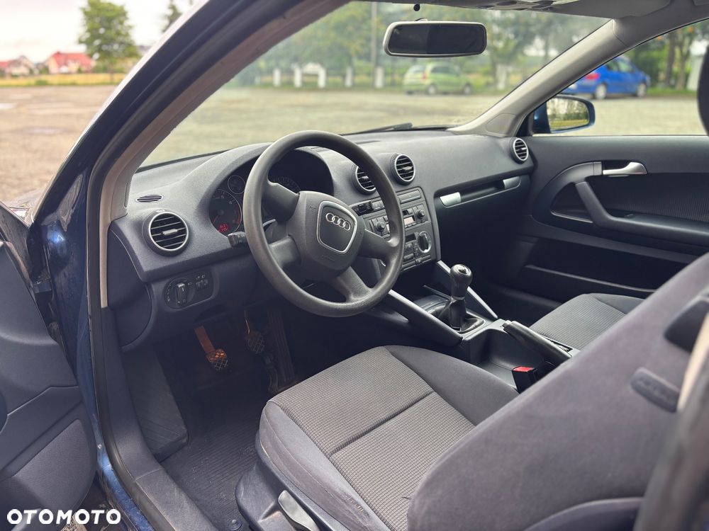 Audi A3 3-drzwiowe 1.6 Ambiente - 8