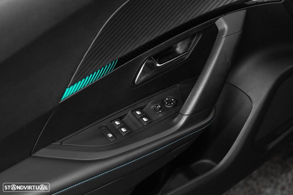 Peugeot 2008 1.5 BlueHDi Allure EAT8 - 34