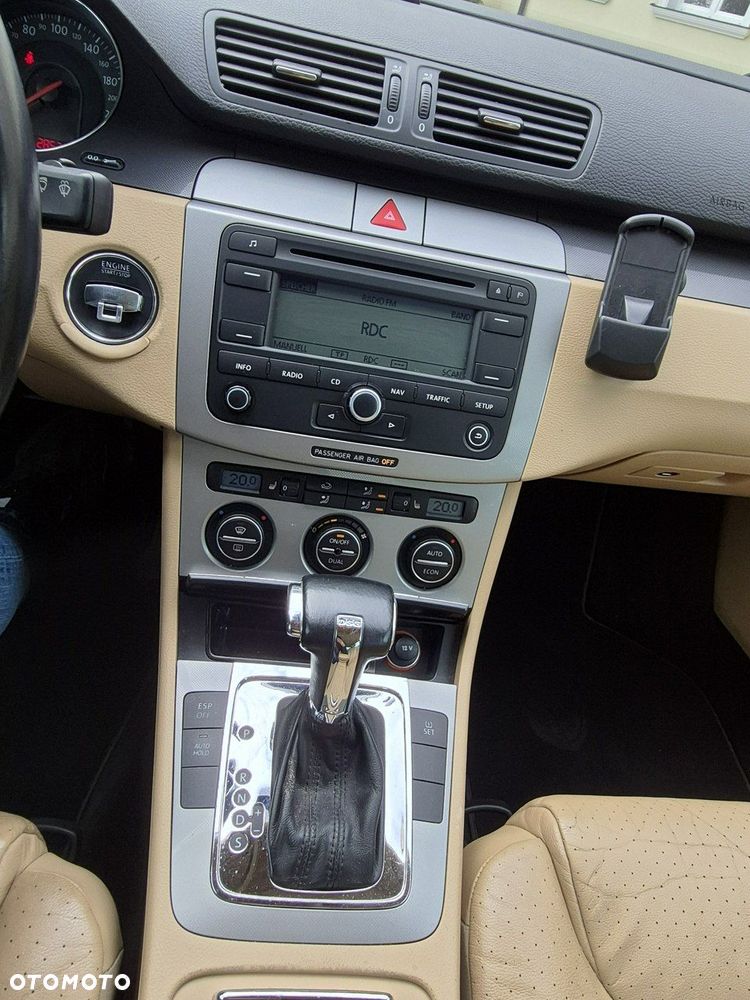 Volkswagen Passat - 9