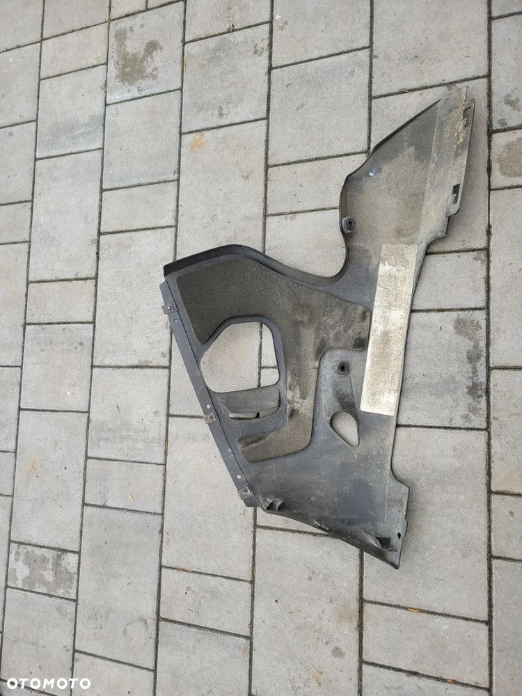 Owiewka, osłona prawa, bok, boczek, pług prawy Yamaha R6 98-02 - 15