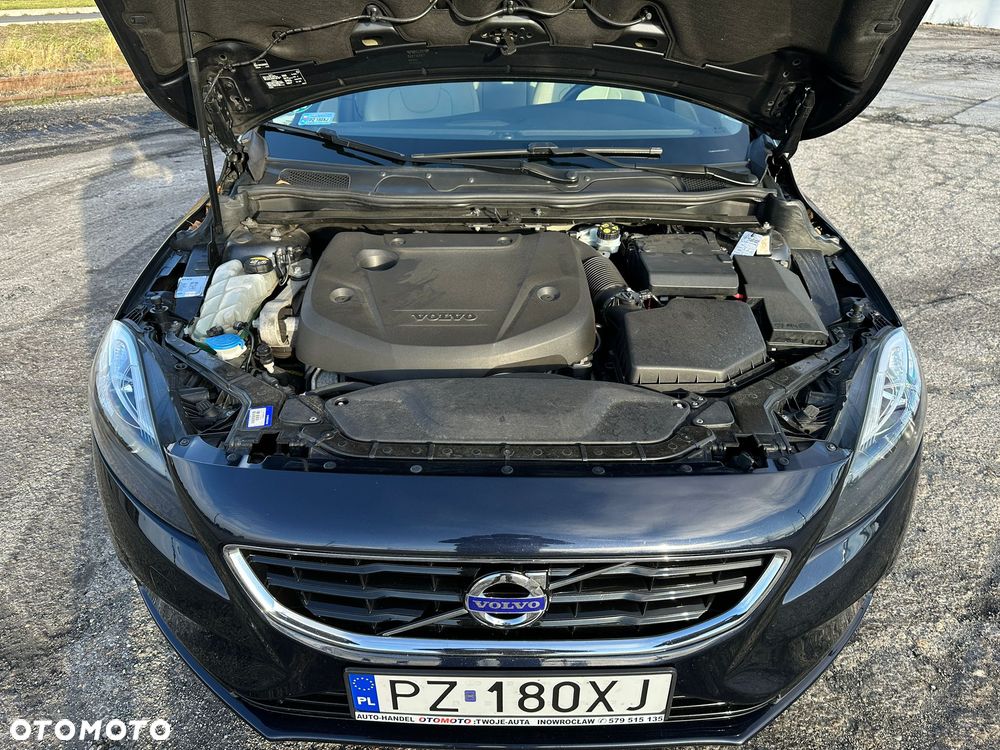 Volvo V40 D2 Momentum - 9