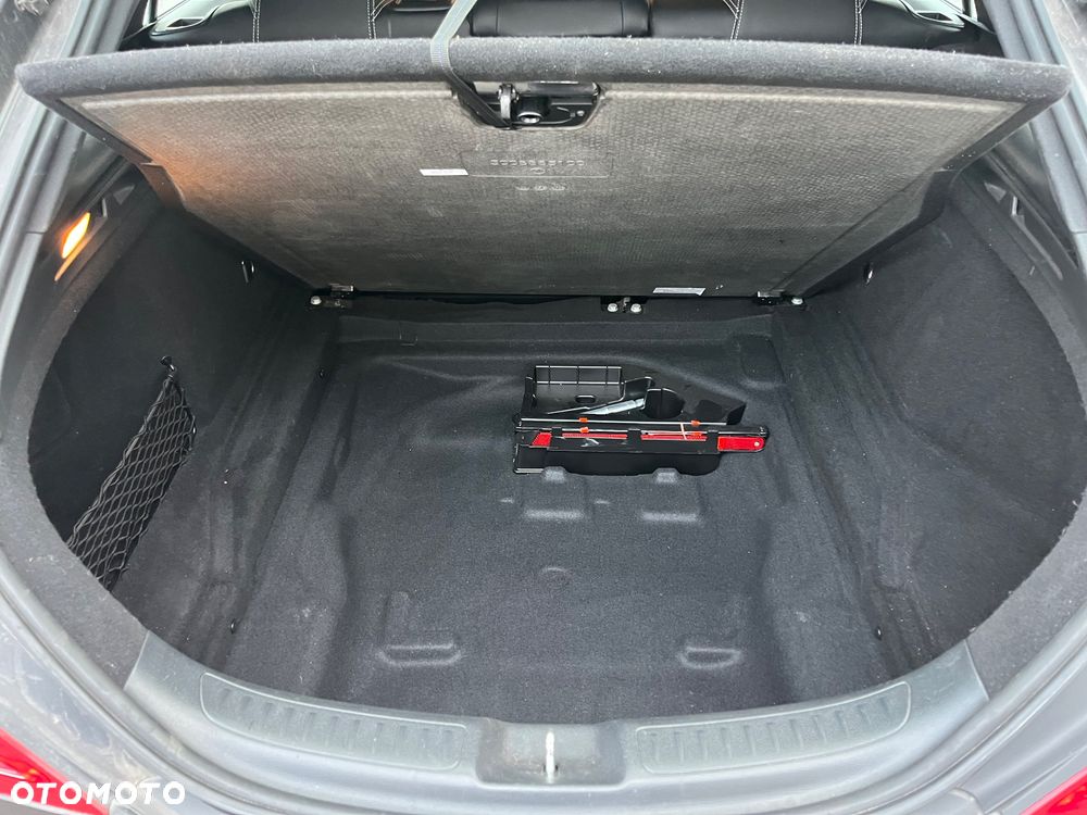 Mercedes-Benz CLA 180 Peak Edition - 13