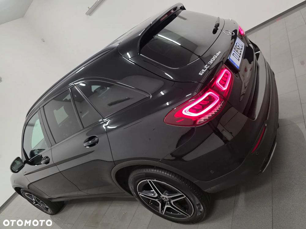 Mercedes-Benz GLC 300 d 4Matic 9G-TRONIC AMG Line Plus - 35