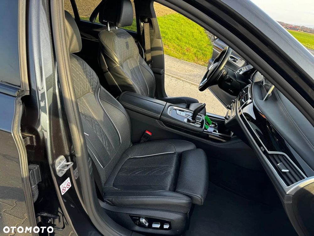 BMW Seria 7 750d xDrive - 31