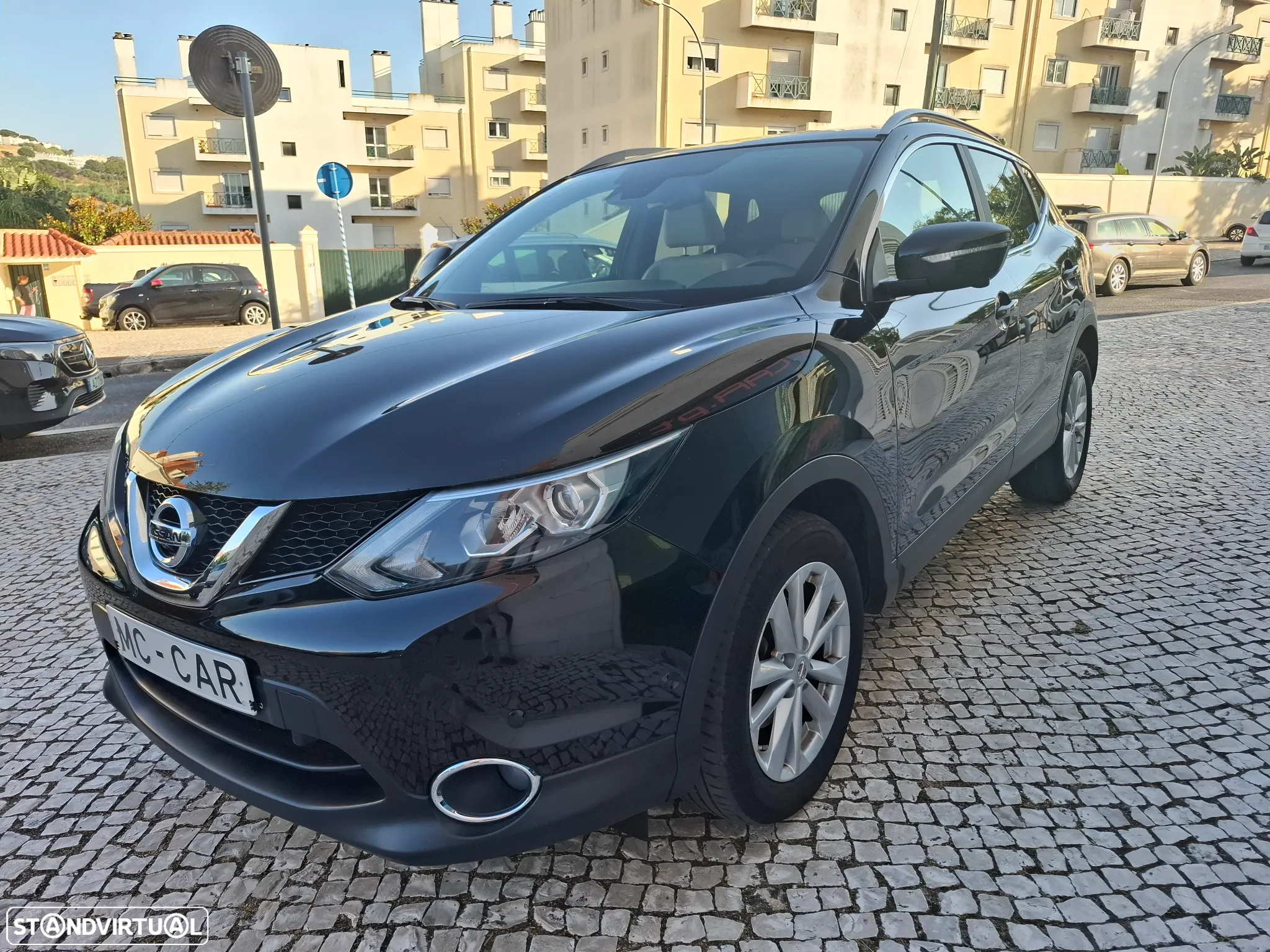 Nissan Qashqai 1.5 dCi Tekna Alcantara - 2