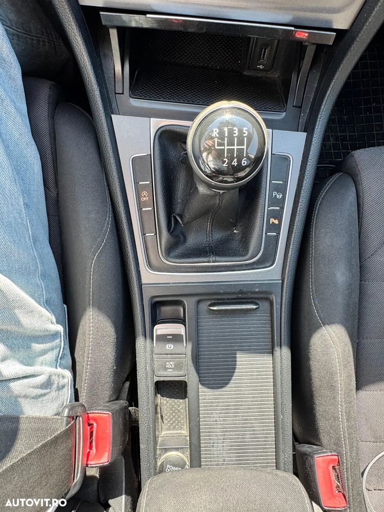 Volkswagen Golf 1.6 TDI BlueMotion Technology Comfortline - 11