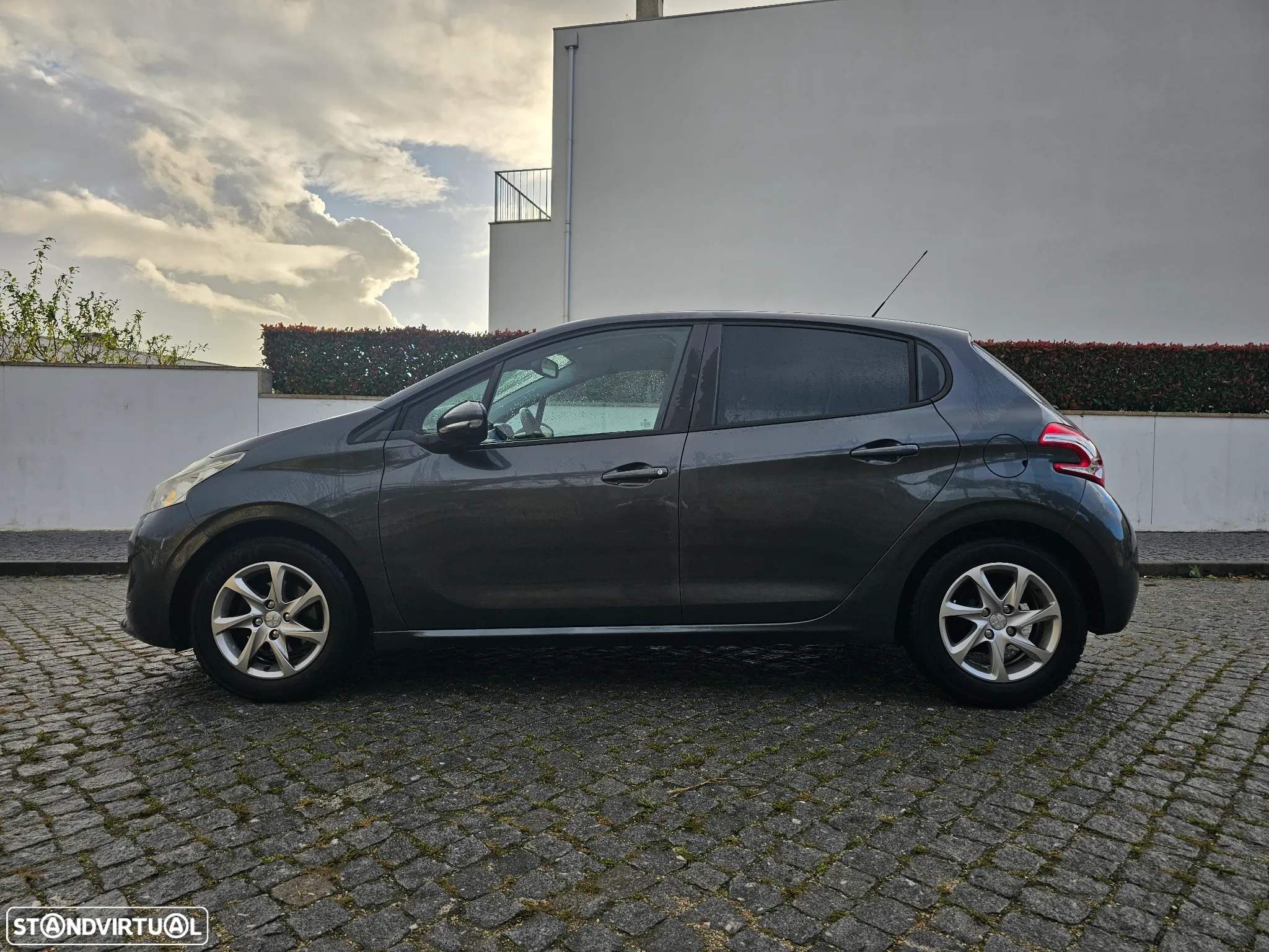 Peugeot 208 1.2 VTi Active - 4
